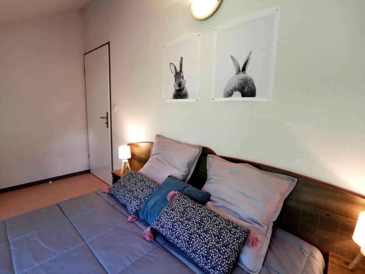 Au 11 T3 Duplex, Village Vacances, Piscines, Parking Saint-Geniez-dʼOlt Dış mekan fotoğraf