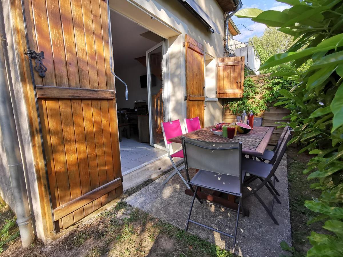 Au 11 T3 Duplex, Village Vacances, Piscines, Parking Saint-Geniez-dʼOlt Dış mekan fotoğraf