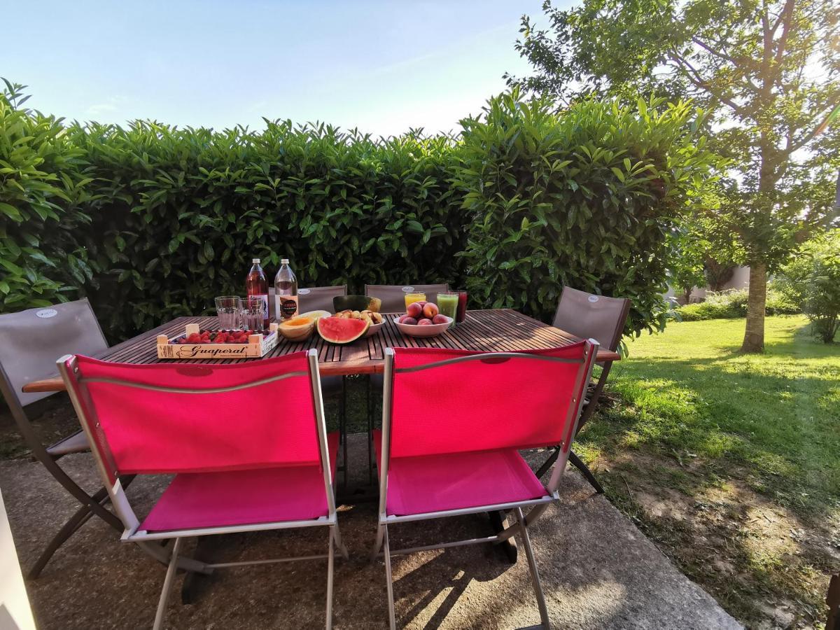 Au 11 T3 Duplex, Village Vacances, Piscines, Parking Saint-Geniez-dʼOlt Dış mekan fotoğraf
